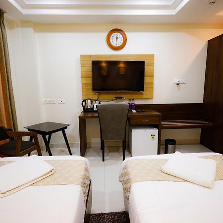 M Square Hotel Hyderabad Luaran gambar