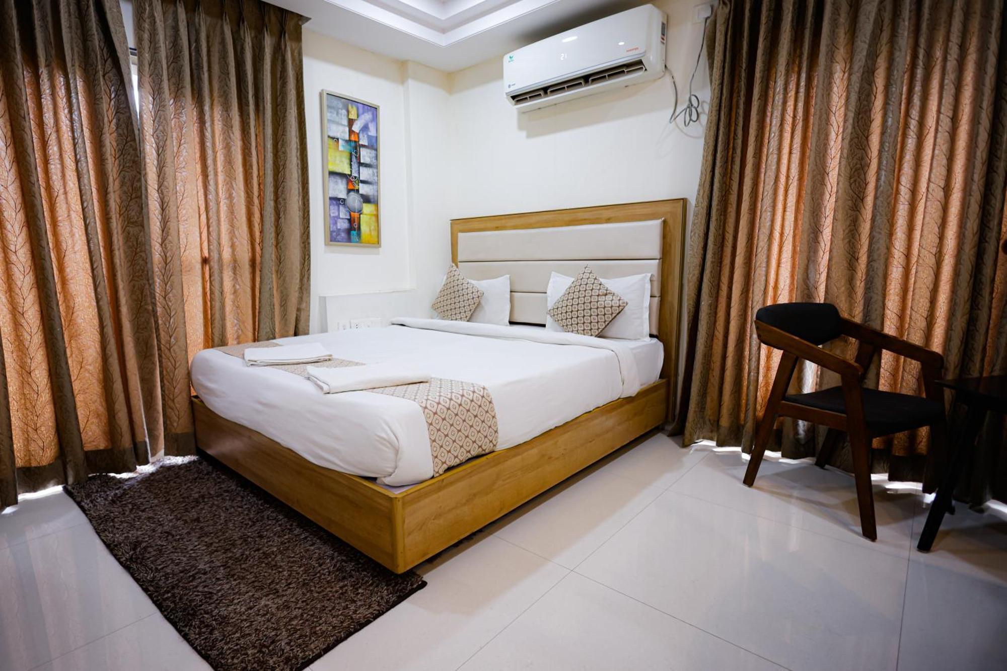 M Square Hotel Hyderabad Luaran gambar