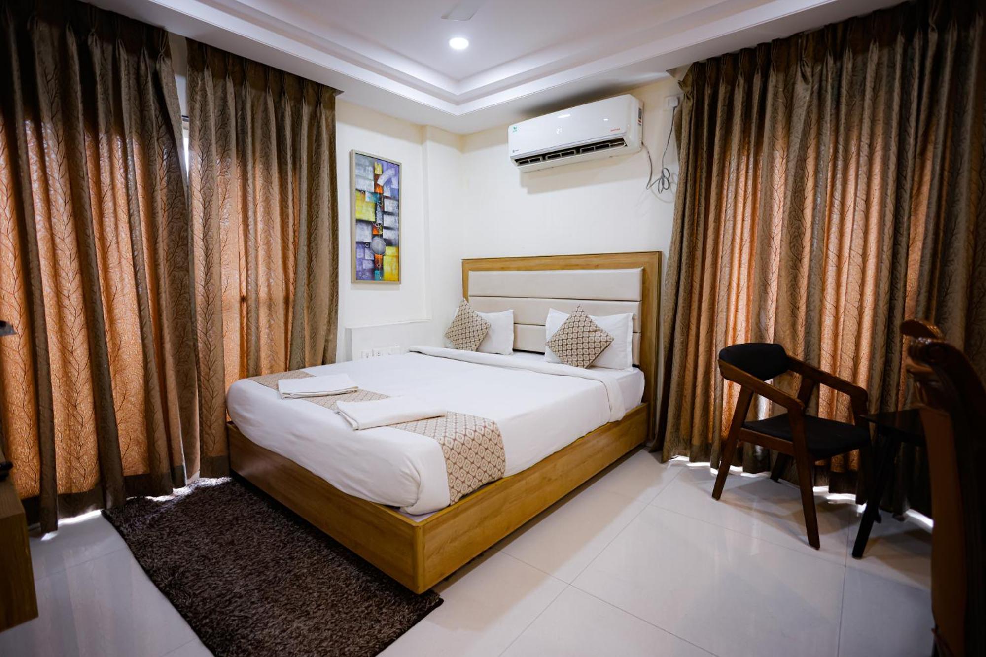 M Square Hotel Hyderabad Luaran gambar